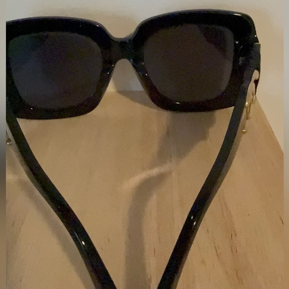CHANEL Black Quilted Sunglasses Set - Picture 3 of 5